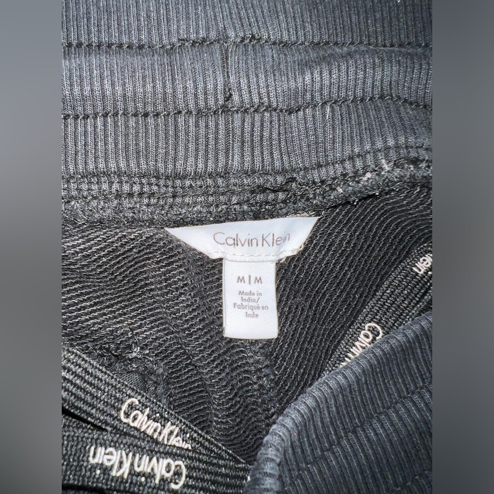 Calvin Klein Sweats - Picture 3 of 3